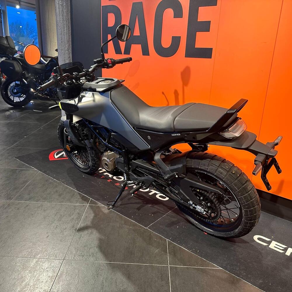 Husqvarna Svartpilen 125 (2024 - 25) (9)