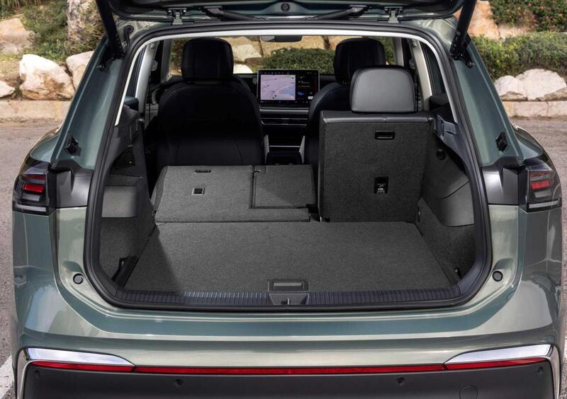 Volkswagen Tiguan (2023-->>) (13)