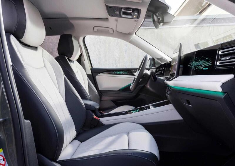 Volkswagen Tiguan (2023-->>) (12)