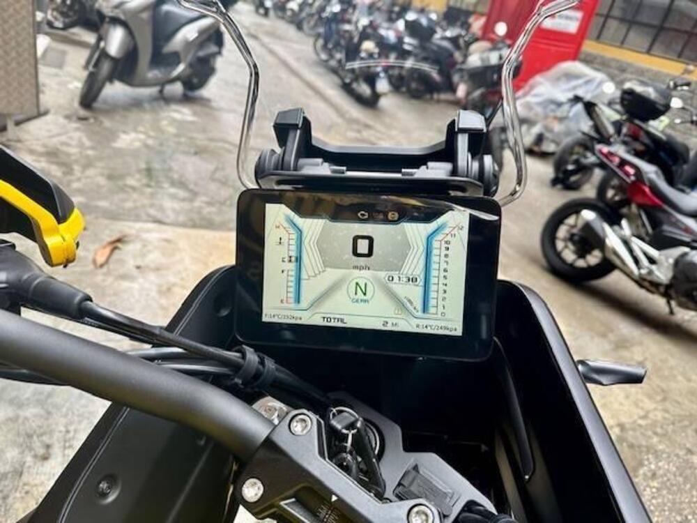 QJ Motor SVT 650 X (2025) (9)