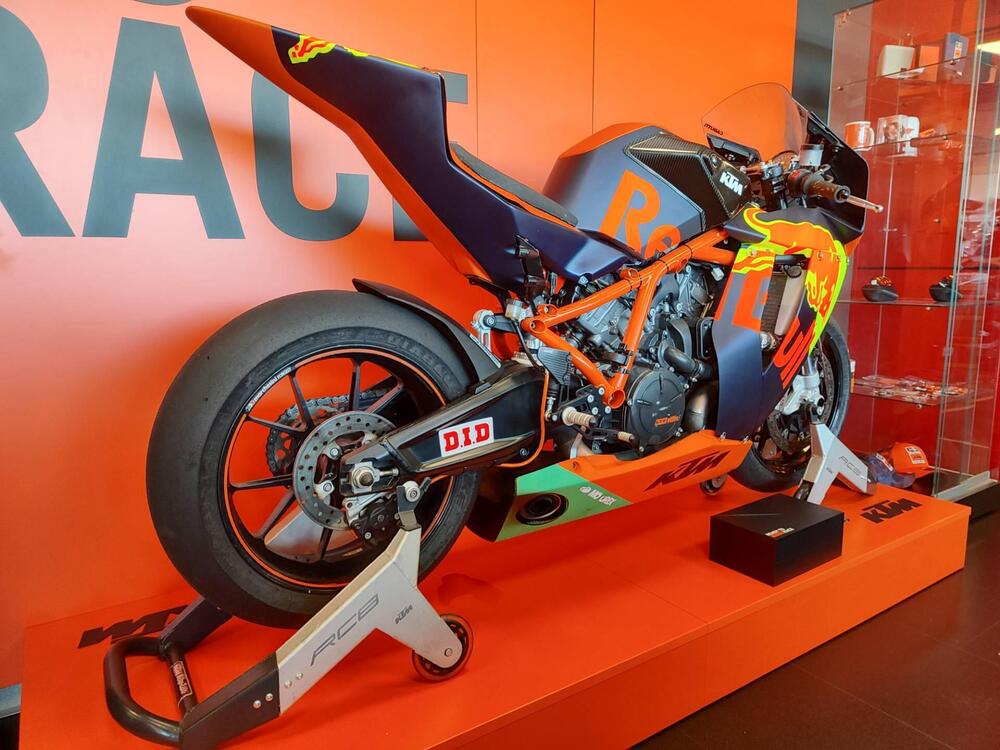 KTM 1190 RC8 R Track (2011 - 13) (4)