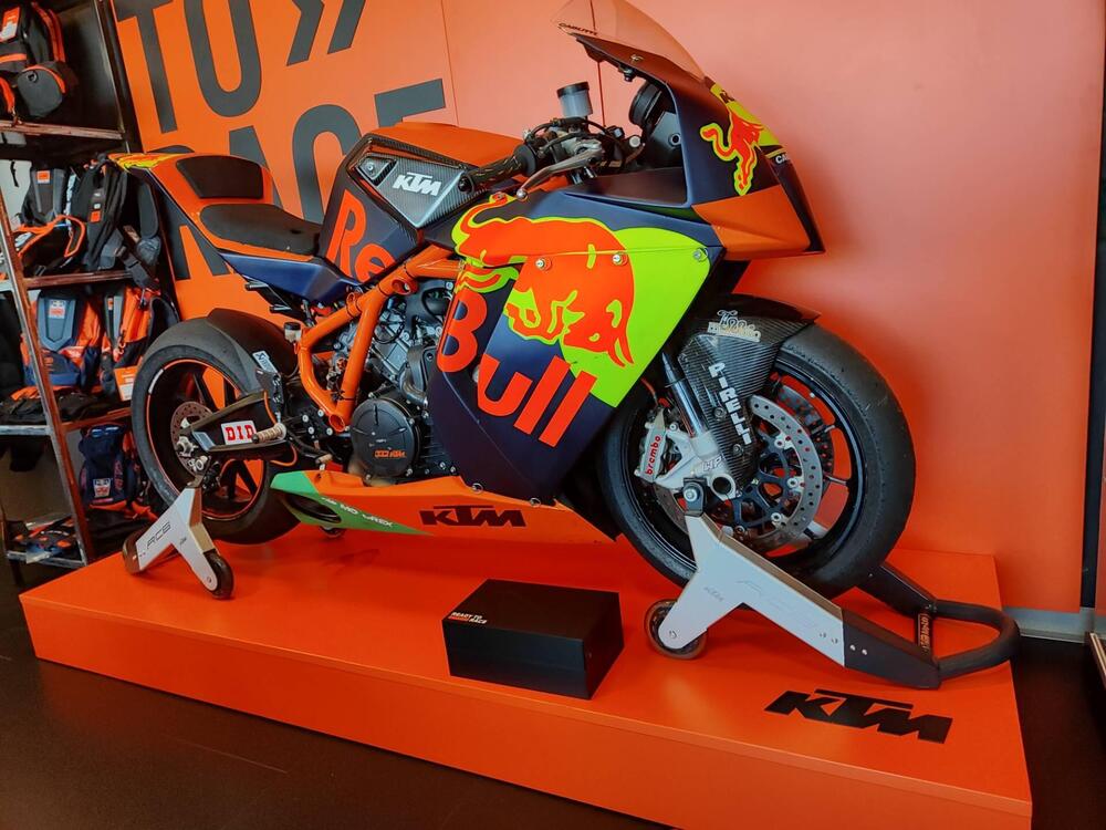 KTM 1190 RC8 R Track (2011 - 13) (2)