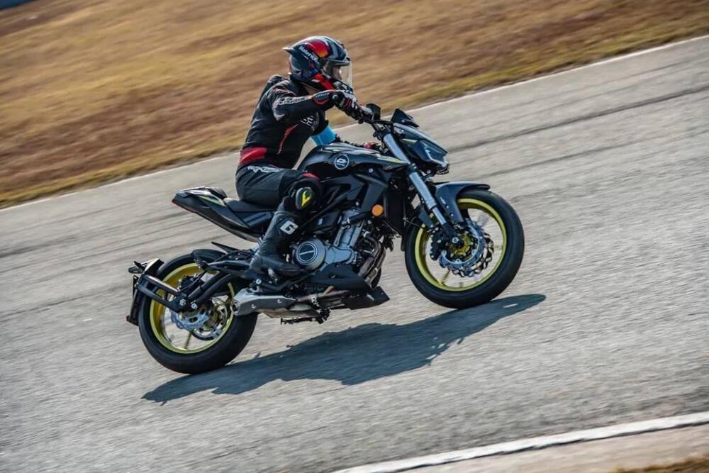 QJ Motor SRK 400 (2023 - 25)