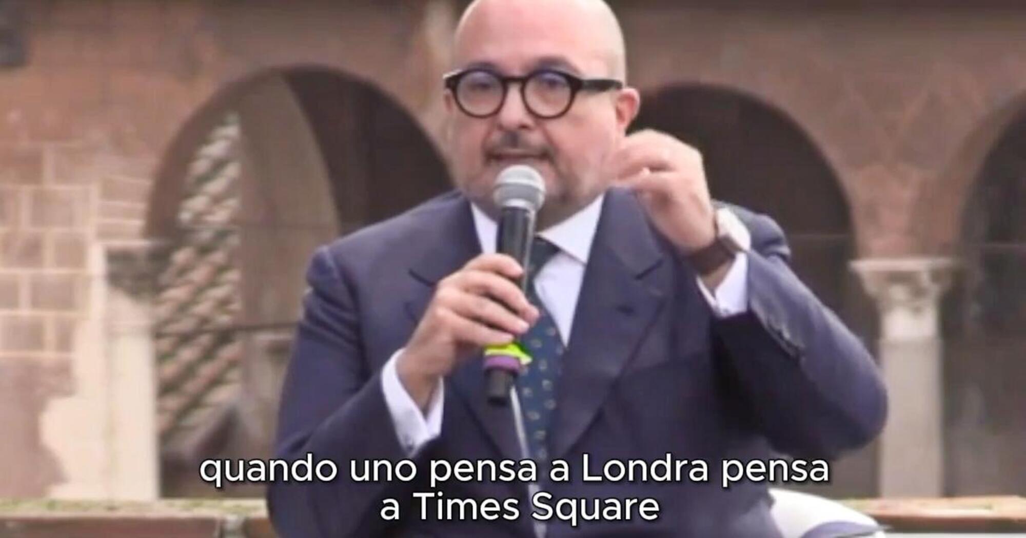 La gaffe del ministro Gennaro Sangiuliano su Times Square a Londra