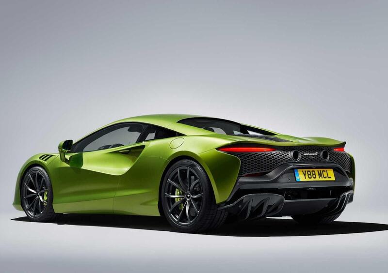 McLaren Artura Coupé (2021-->>) (2)