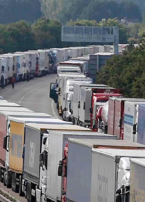 Incidente diplomatico, &egrave; guerra tra Italia e Austria su autostrade e camion: ecco cosa sta succedendo. E Salvini...