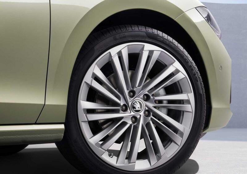 Skoda Superb (2024-->>) (18)