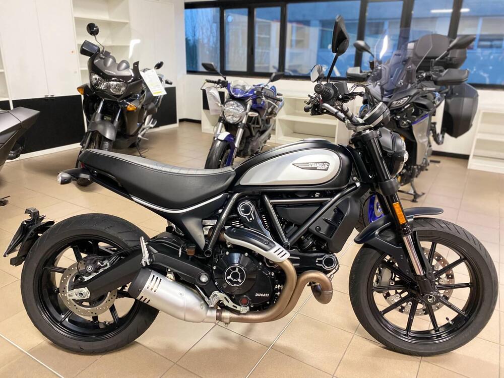 Ducati Scrambler 800 Icon Dark (2021 - 22)