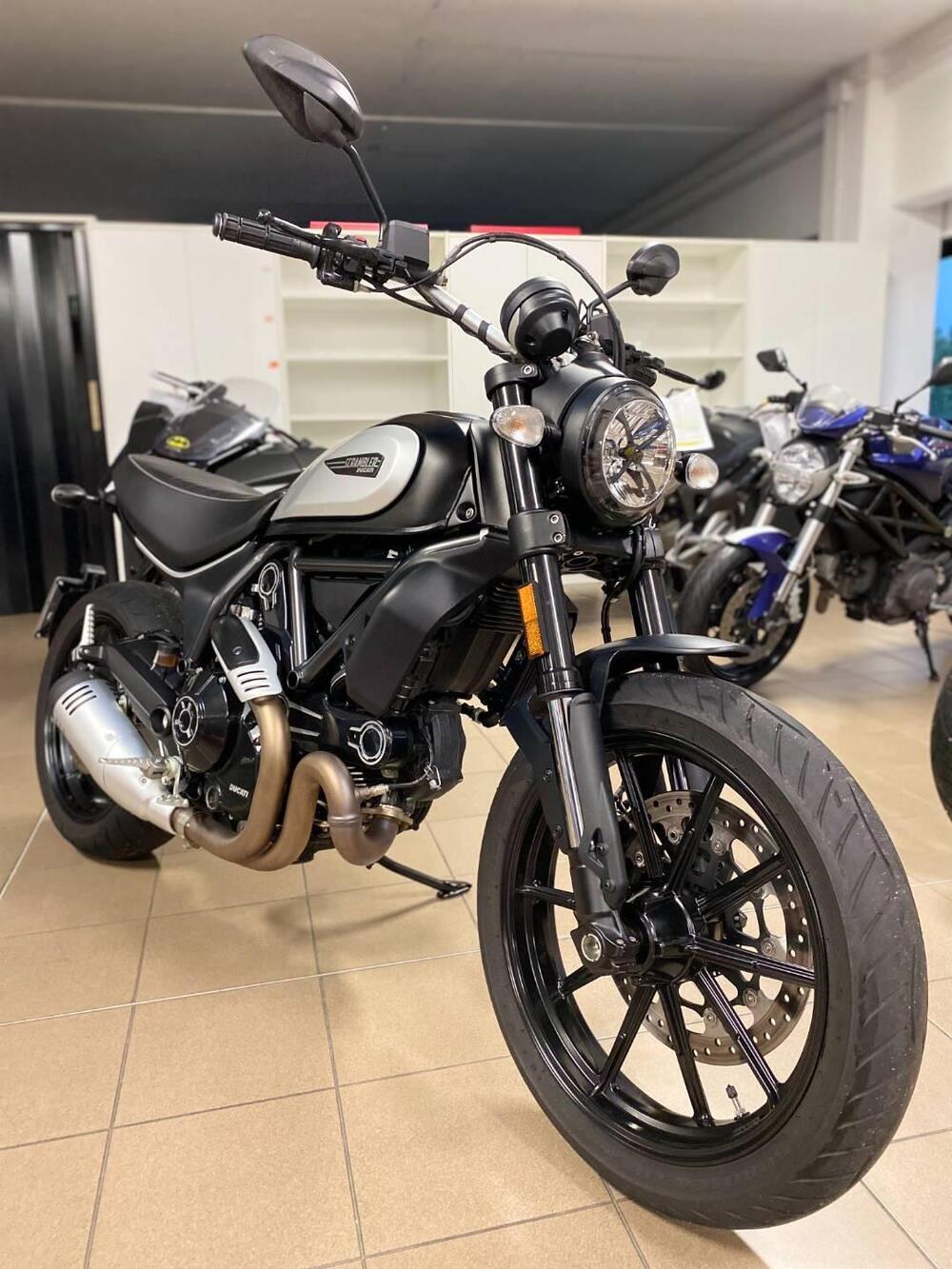 Ducati Scrambler 800 Icon Dark (2021 - 22) (4)