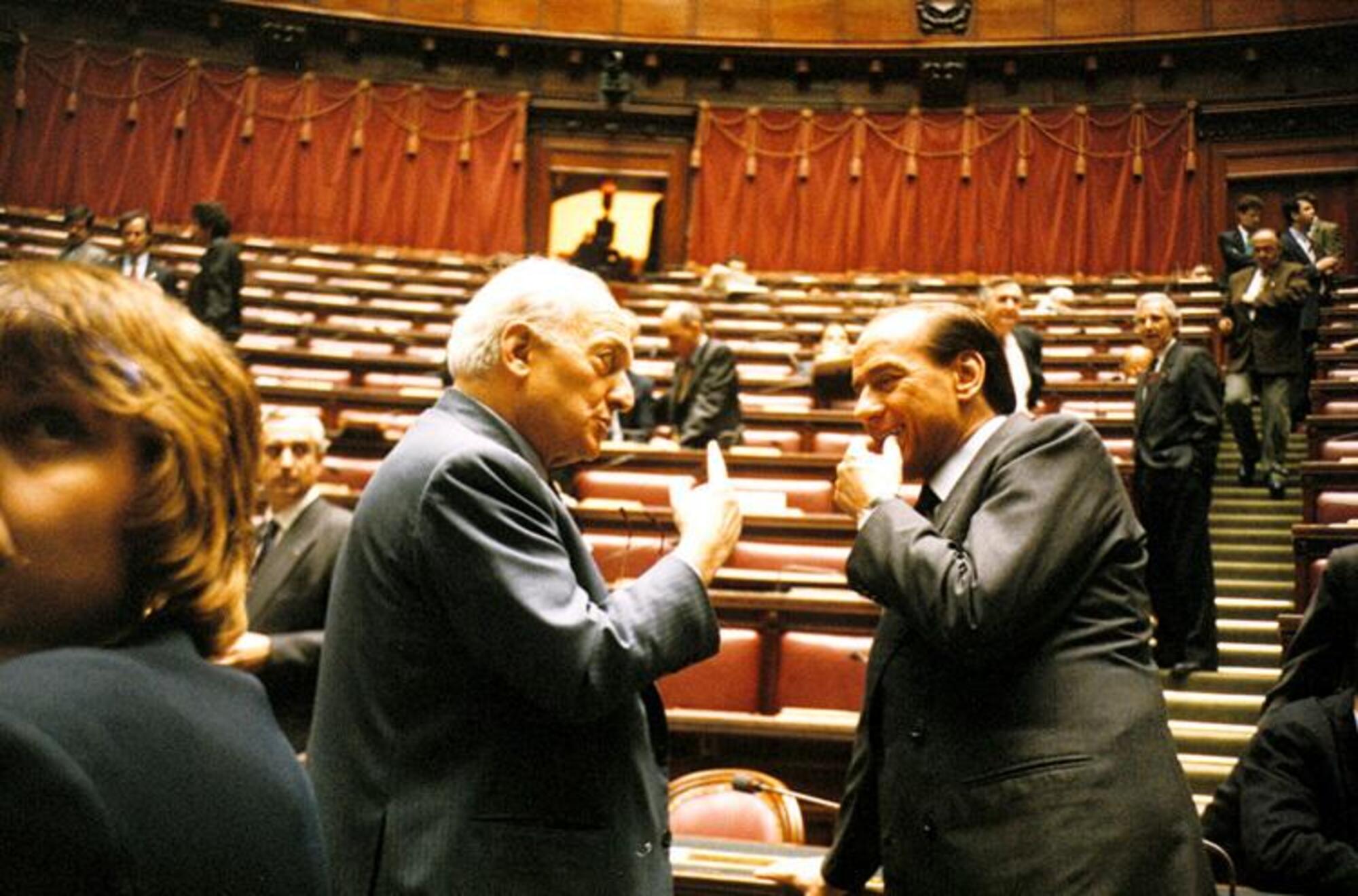 Il primo giorno di insediamento del governo Berlusconi, ritratto da Massimo Sestini 