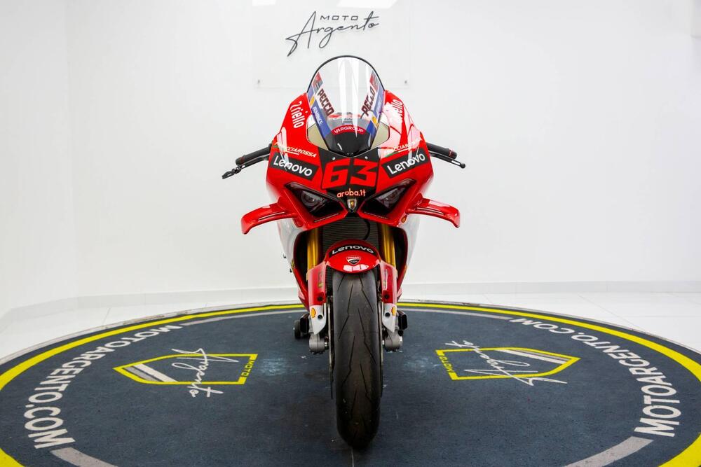 Ducati Panigale V4 Bagnaia 2022 World Champion Replica (2023) (6)