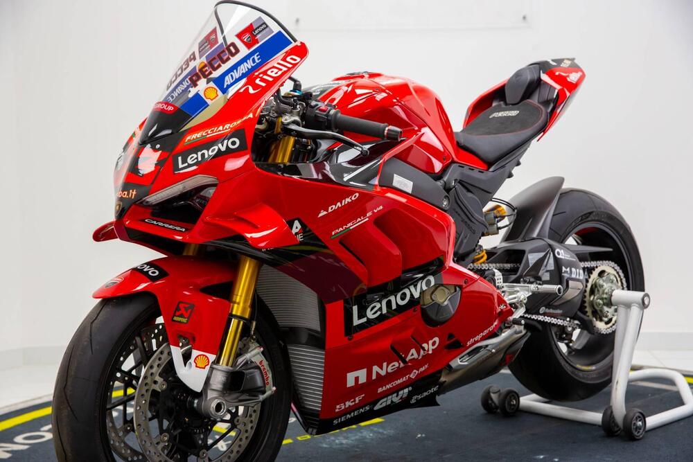 Ducati Panigale V4 Bagnaia 2022 World Champion Replica (2023) (3)