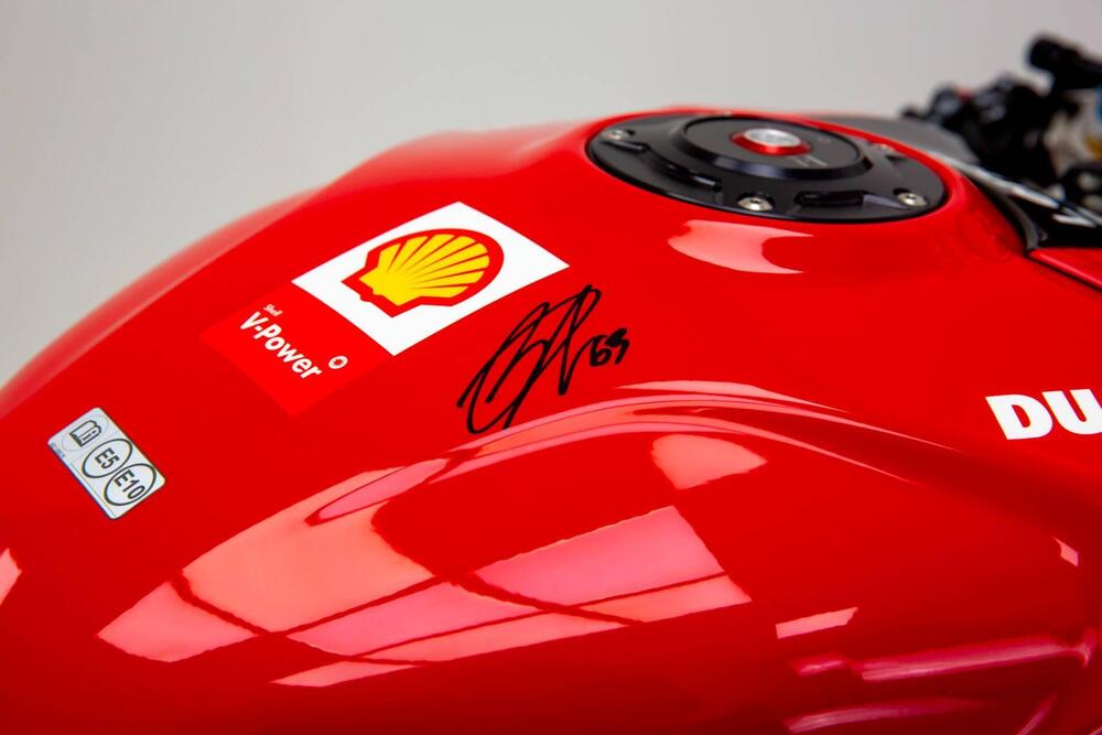 Ducati Panigale V4 Bagnaia 2022 World Champion Replica (2023) (14)