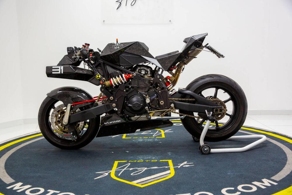 Vyrus 984 C3 2v (2012 - 20) (9)