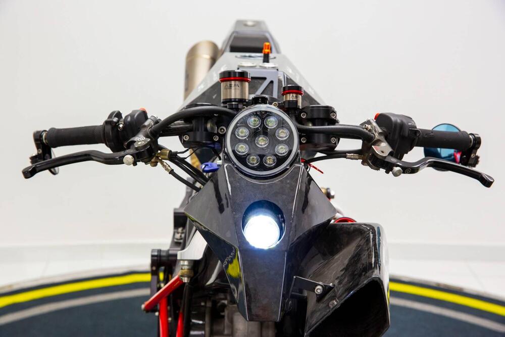 Vyrus 984 C3 2v (2012 - 20) (12)