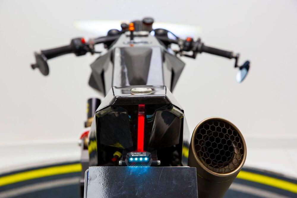 Vyrus 984 C3 2v (2012 - 20) (16)