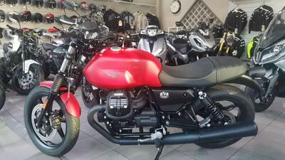 Moto Guzzi V7 Stone (2021 - 24) nuova