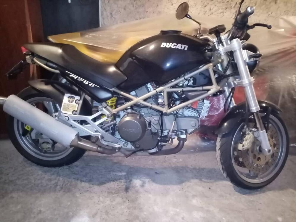 Ducati monster 750
