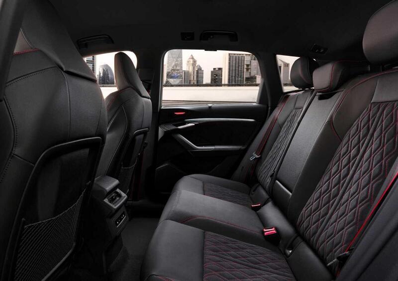 Audi SQ6 (10)