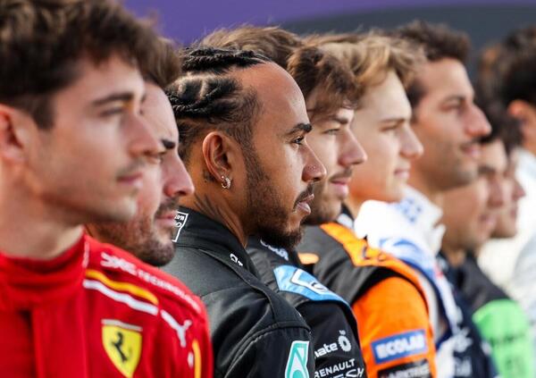 F1, torna il caos piloti intorno a Red Bull e Mercedes: Sainz, Verstappen o Alonso? E che fine far&agrave; Daniel Ricciardo?