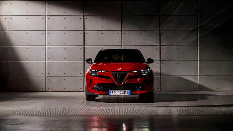 Alfa Romeo Milano: eccola dal vivo, elettrica fino a 240 CV, ma anche ibrida 48V