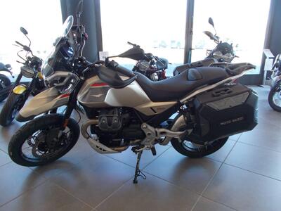 Moto Guzzi V85 TT Travel (2024 - 25) nuova