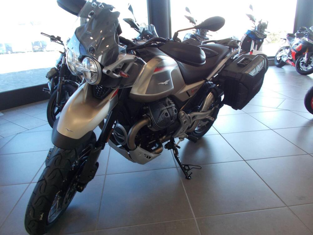 Moto Guzzi V85 TT Travel (2024 - 26) (2)