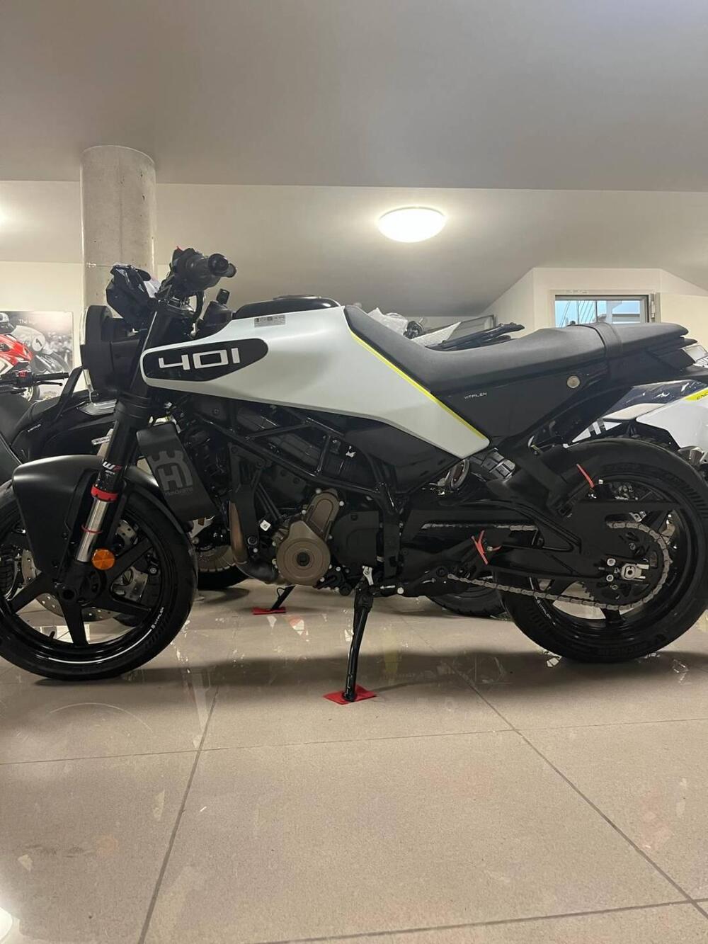 Husqvarna Vitpilen 401 (2024 - 26) (3)