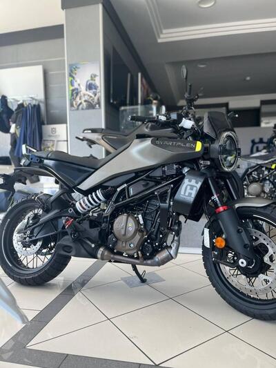 Husqvarna Svartpilen 125 (2024 - 25) nuova