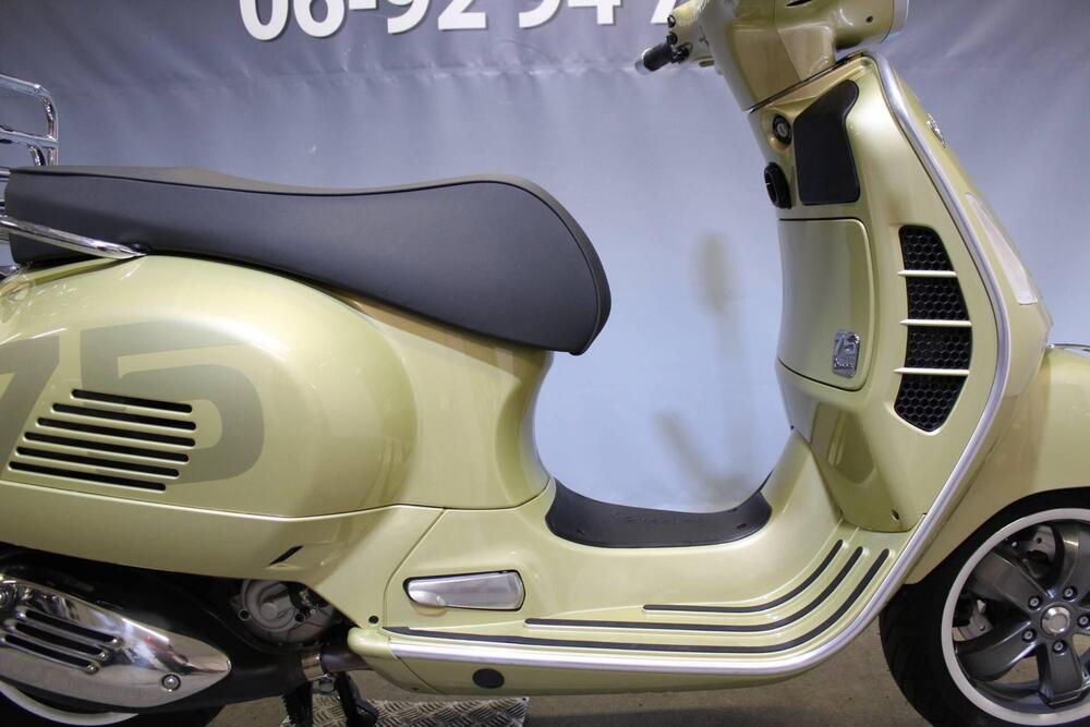 Vespa GTS 300 Supertech hpe 75th (2021) (7)