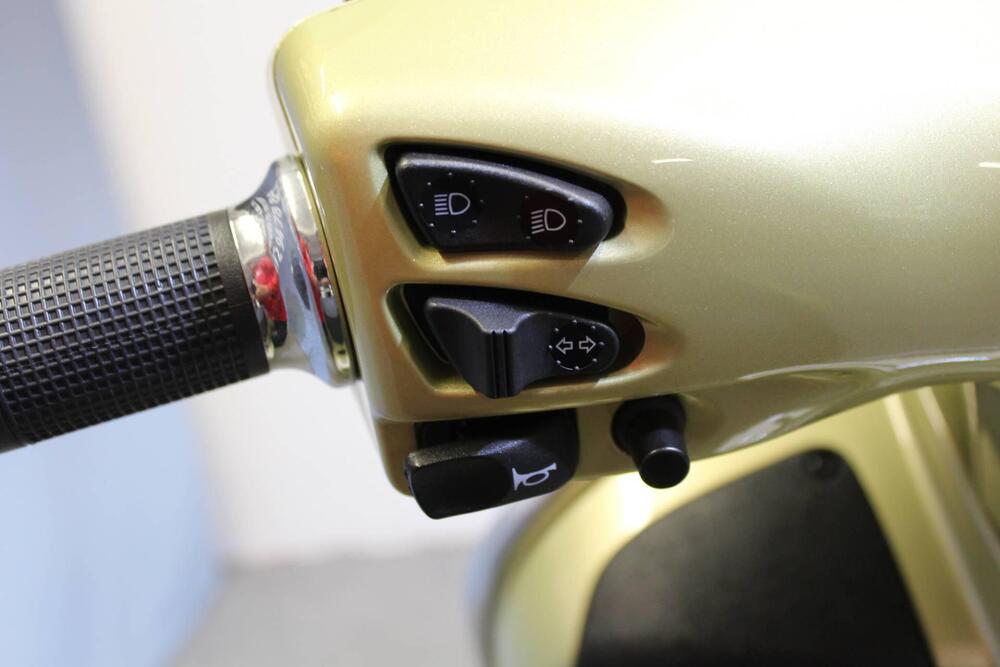 Vespa GTS 300 Supertech hpe 75th (2021) (10)