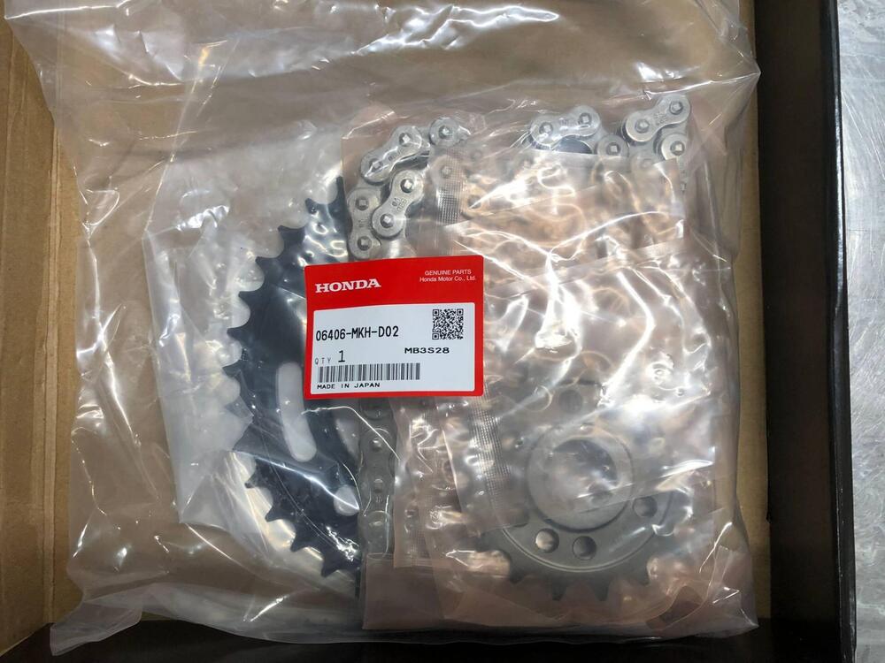 KIT TRASMISSIONE ORIGINALE PER HONDA X ADV 750. CO