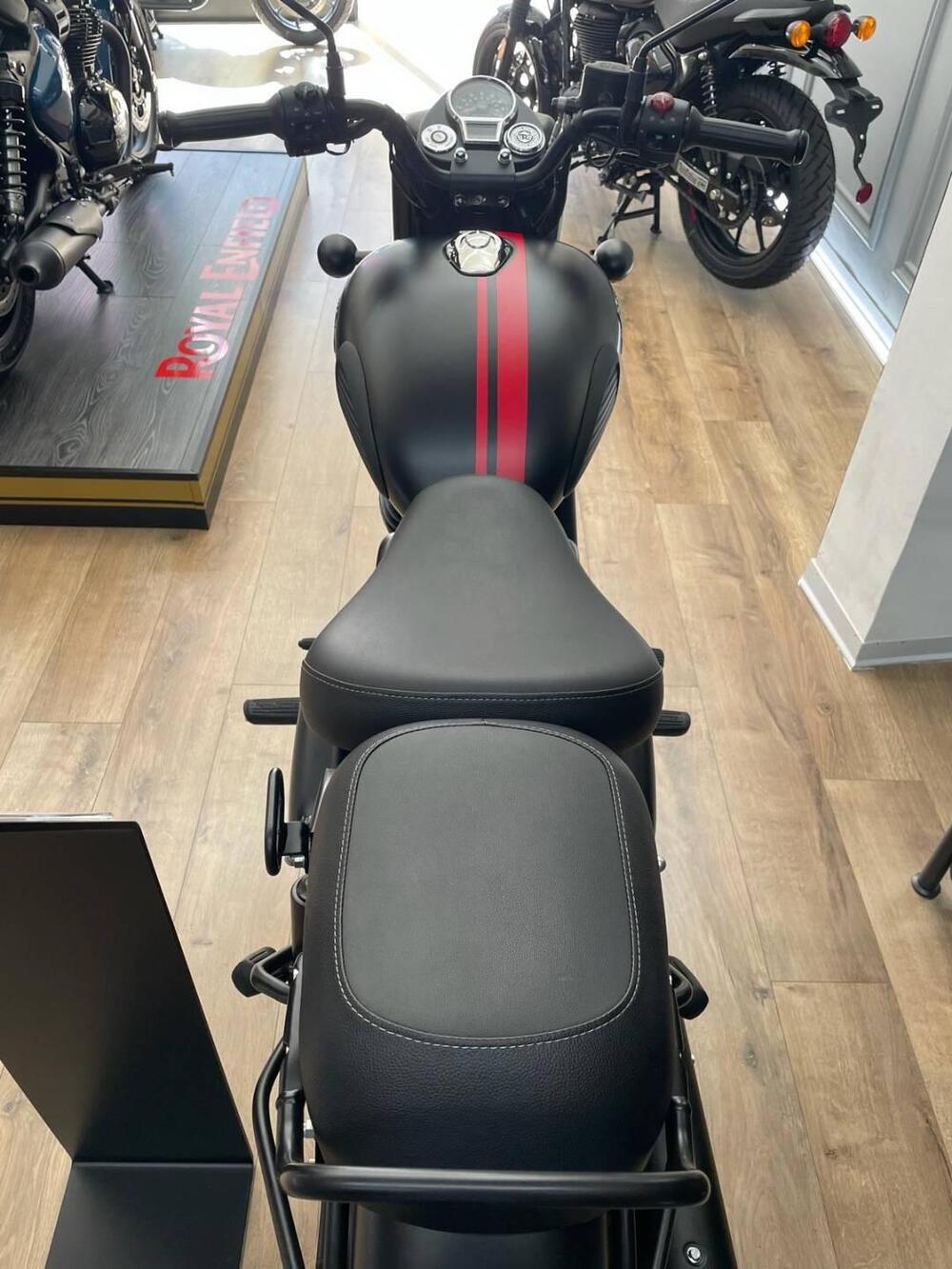 Royal Enfield Classic 350 (2021 - 25) (2)