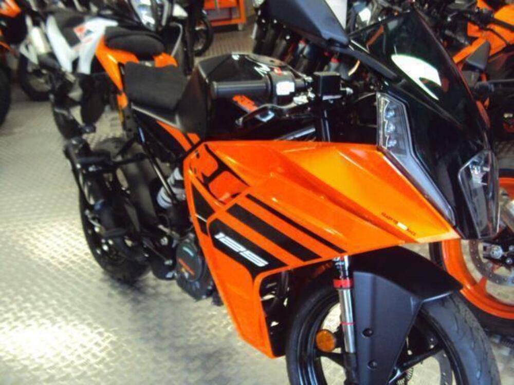 KTM RC 125 (2022 - 26) (2)