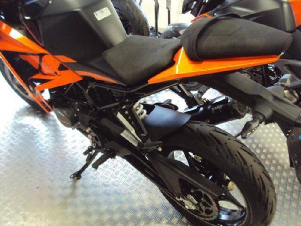 KTM RC 125 (2022 - 26) (3)