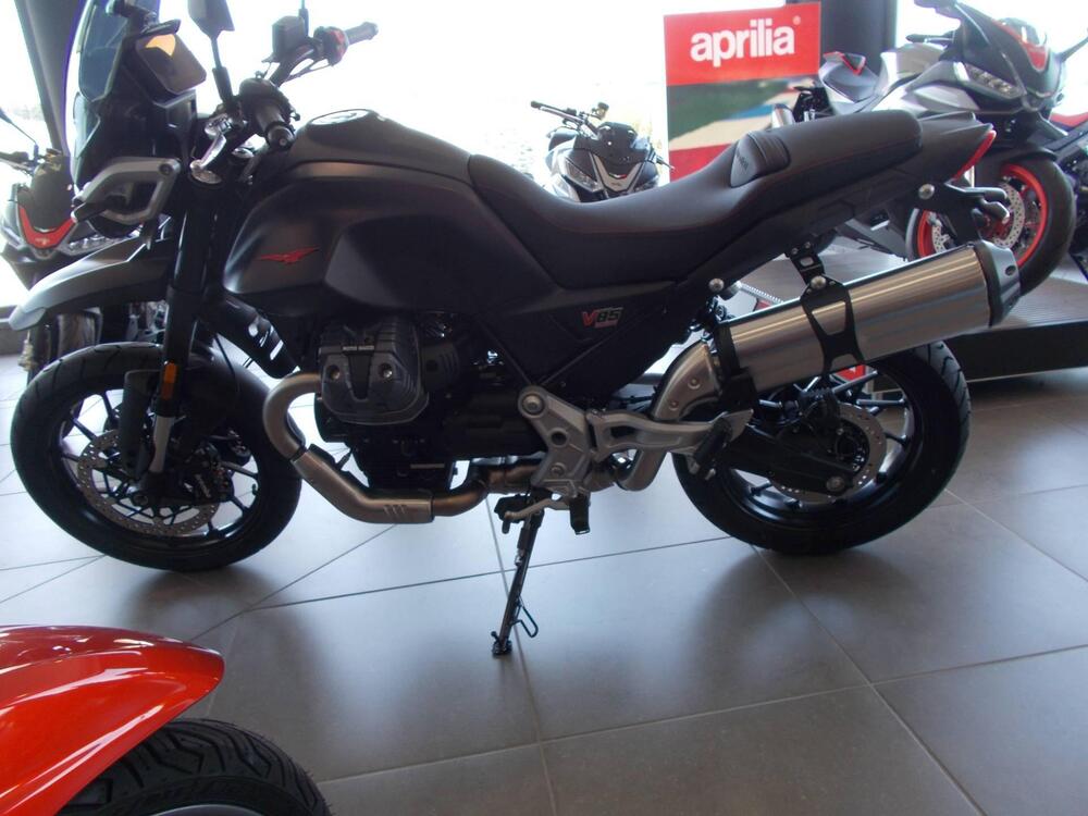 Moto Guzzi V85 Strada (2024 - 26) (5)