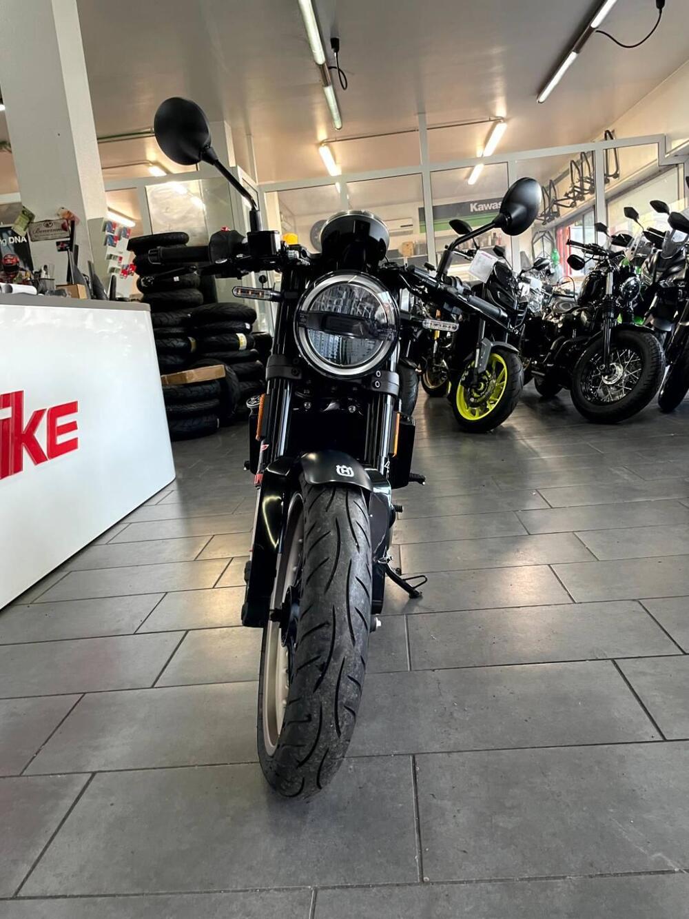 Husqvarna Vitpilen 401 (2021 - 23) (3)