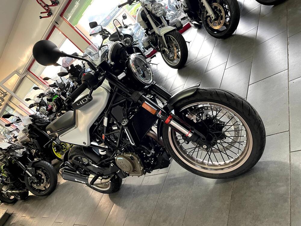 Husqvarna Vitpilen 401 (2021 - 23) (6)