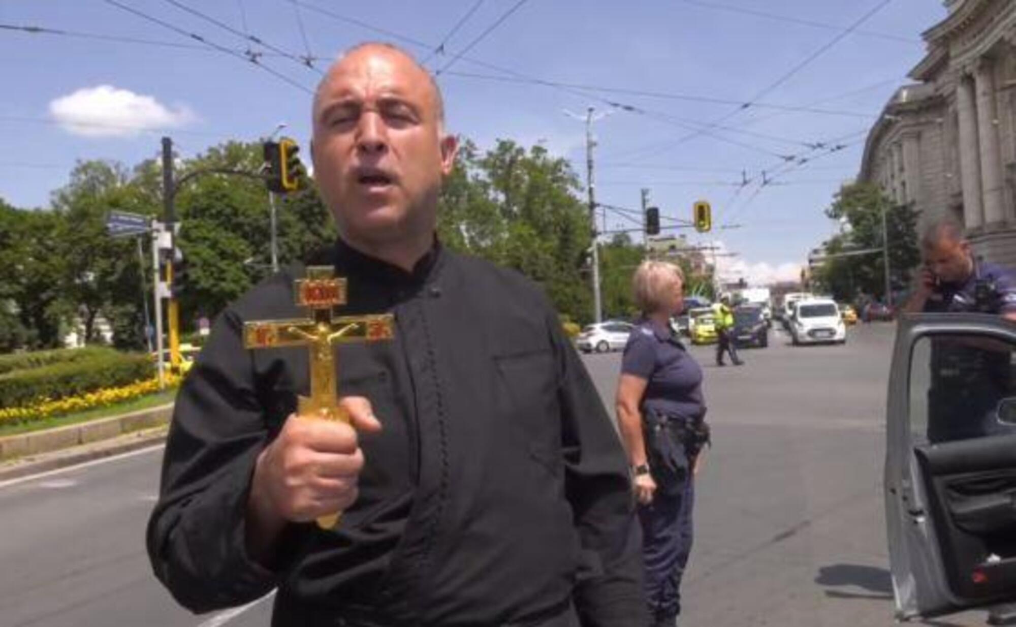 Atanas Stefanov il sacerdone ortodosso bulgaro che aveva cercato di fermare la delegazione ucraina in visita in Bulgaria nel luglio del 2023