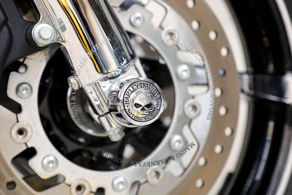 Harley-Davidson 1800 Road Glide Custom (2013) - FLTRXSE (9)