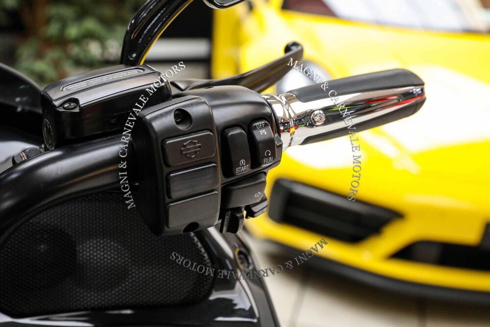 Harley-Davidson 1800 Road Glide Custom (2013) - FLTRXSE (19)