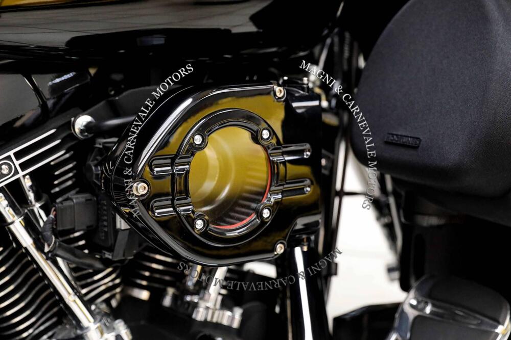 Harley-Davidson 1800 Road Glide Custom (2013) - FLTRXSE (14)