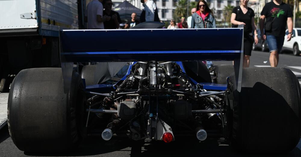 Gran Premio di Napoli: monoposto e ruote coperte sul lungo mare, cosa sta succedendo?