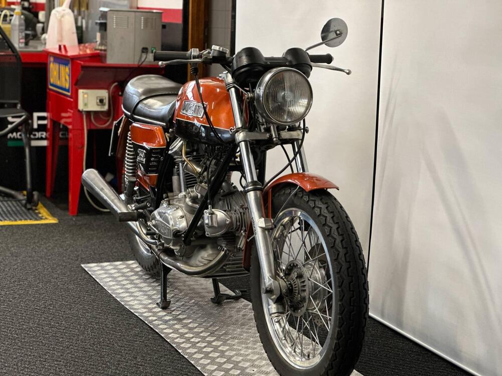 Ducati 750 GT (3)