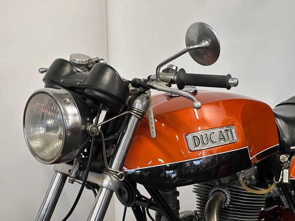 Ducati 750 GT (15)