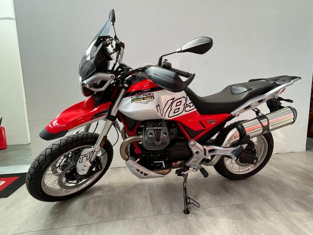 Moto Guzzi V85 TT (2024 - 25) (2)