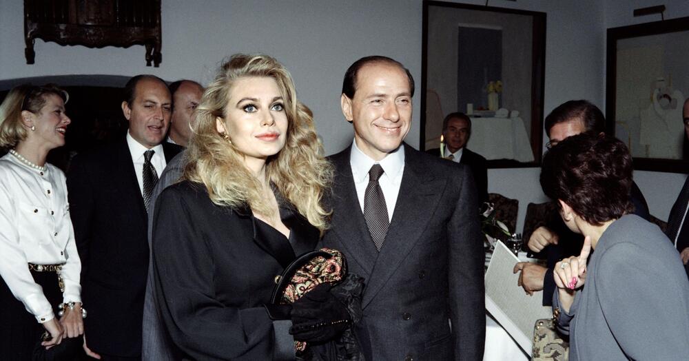Il giovane Berlusconi era il diavolo? S&igrave;, ma seducente. Ecco la sua The Wolf of Cologno Monzese