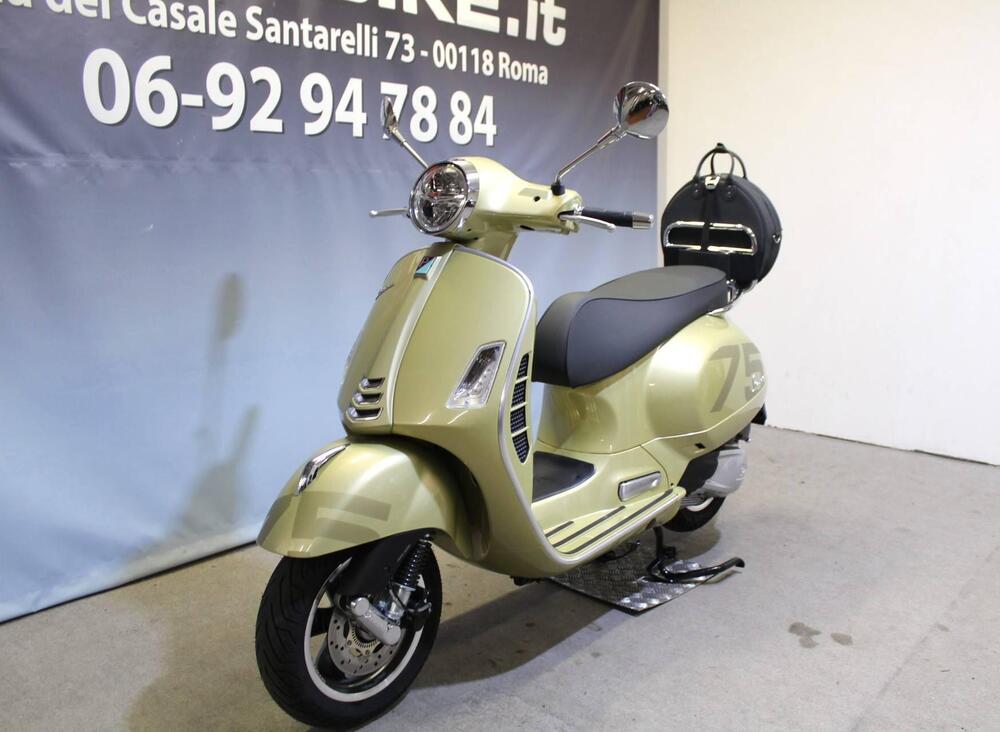 Vespa GTS 300 Supertech hpe 75th (2021) (11)