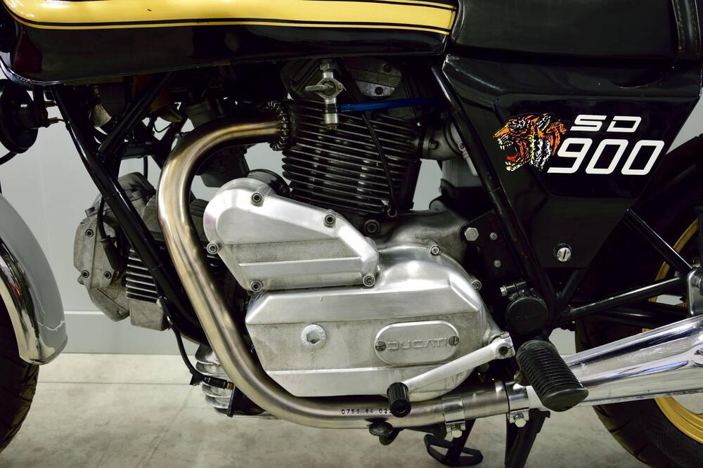 Ducati  900 Darmah (10)