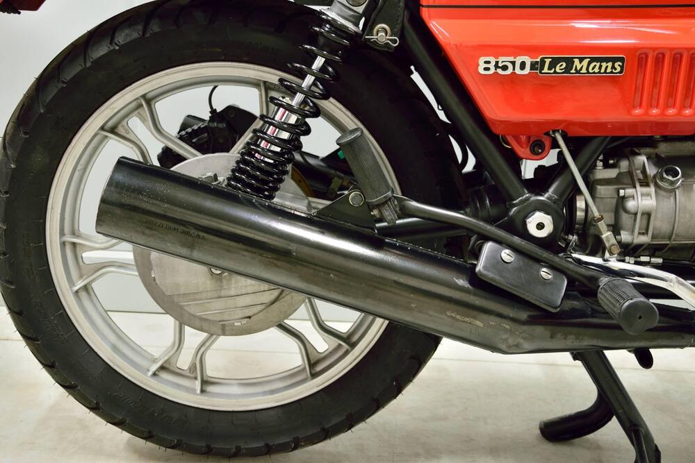 Moto Guzzi 850 Le Mans (12)